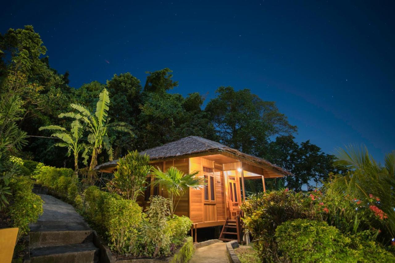 K2 Lembeh Dive Resort Bitung 外观 照片